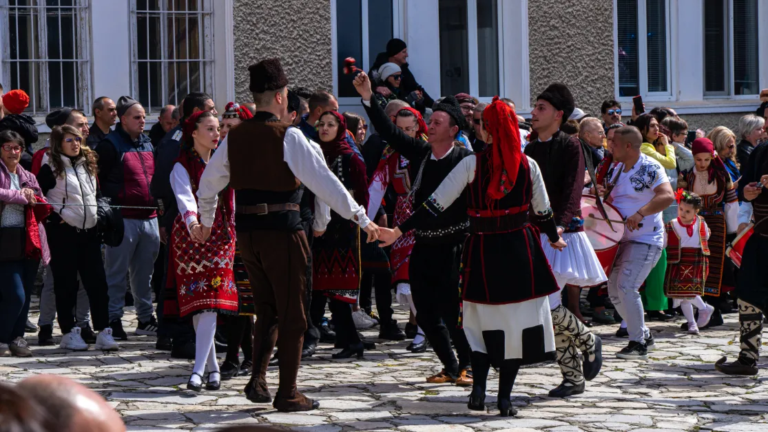 De Horo wordt gedanst tijdens een feestdag in Bulgarije