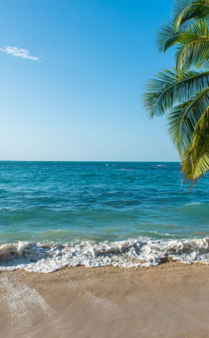 Costa Rica mooiste stranden kindje op strand