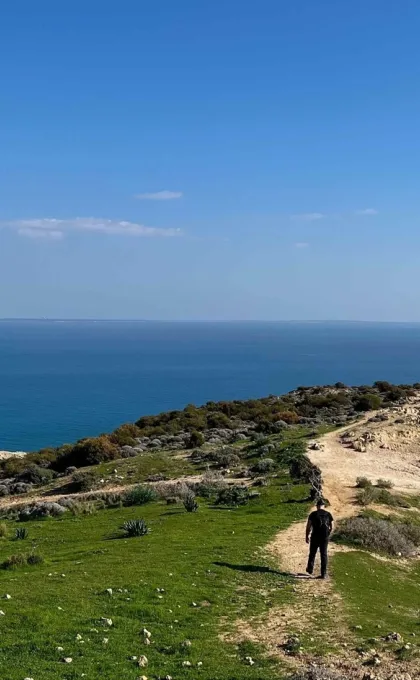 Uitzicht over de kust van Cyprus.