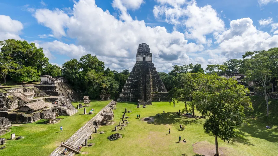Guatemala hoogtepunten mayatempel Tikal