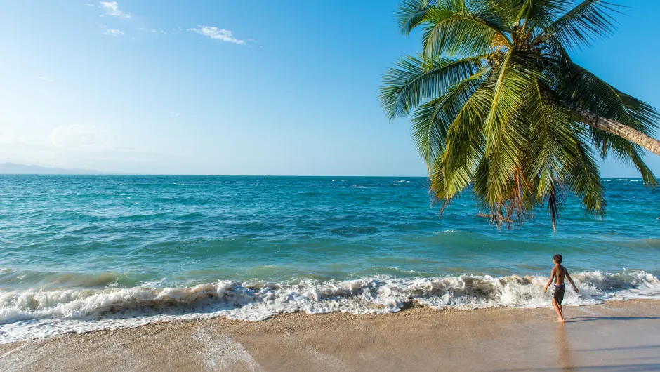 Mooiste stranden Costa Rica kindje op strand