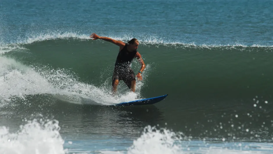 Rondreis Nicaragua met kinderen surfen