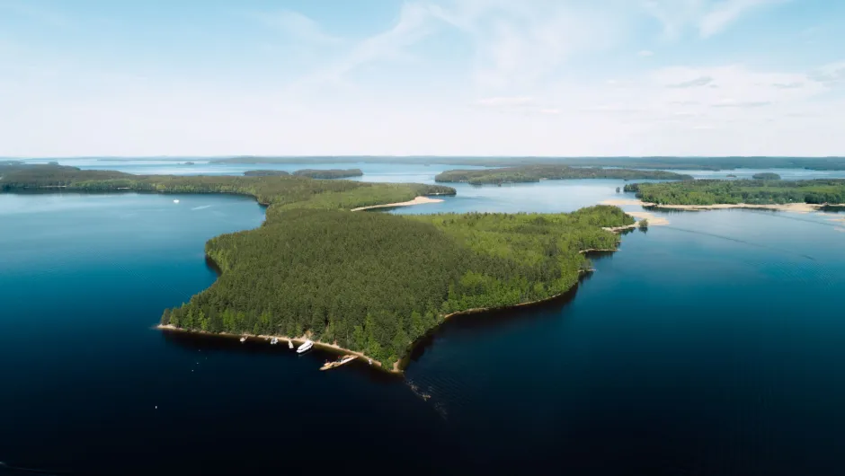 Finland_Lakeland_Kelvenne_Drone