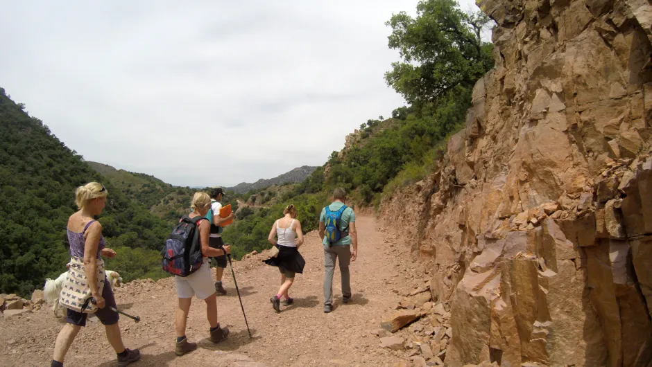 Wandelgroep in de bergen van Valencia