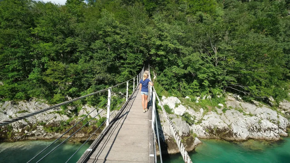 Paasvakantie 2025 Slovenië kind op brug.