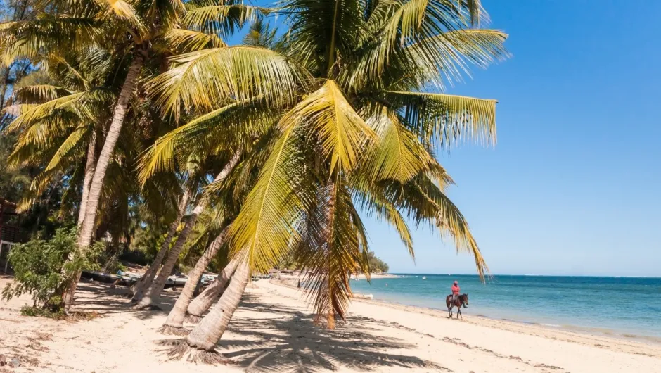 Bezienswaardigheden Madagaskar Ifaty strand.