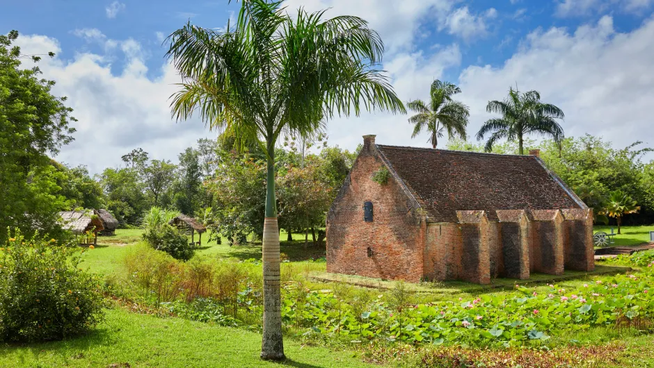 Bezienswaardigheden Suriname Fort Amsterdam.