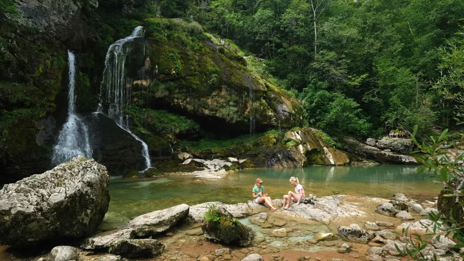 Gezinsvakantie bij Virje waterval.