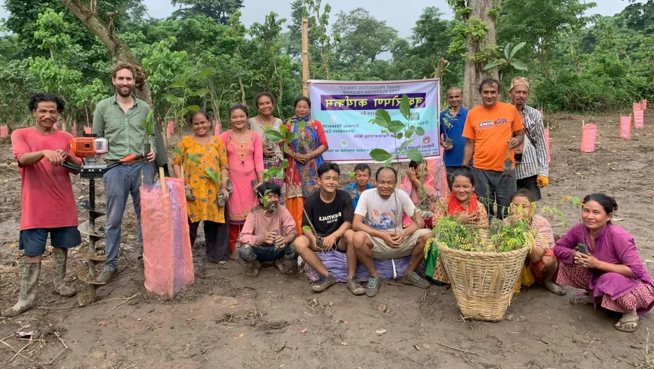 Community Plantation Project - groepsfoto locals.