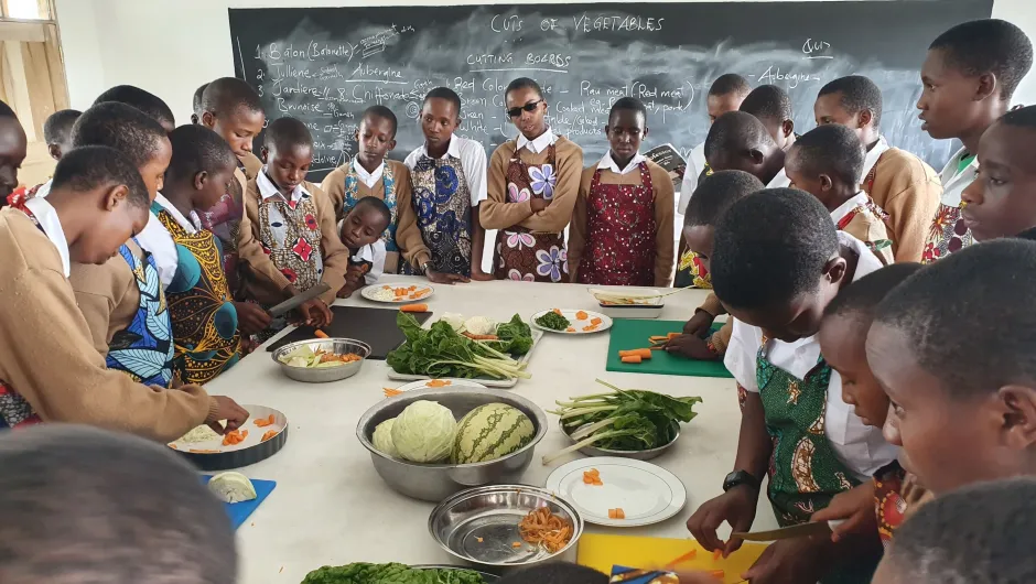 Tanzania School Amini koken. 