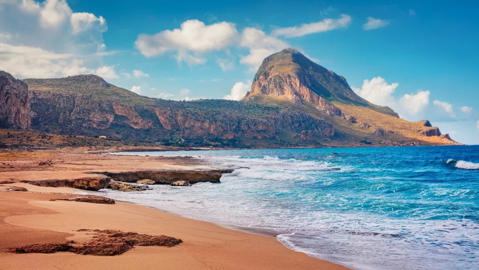 Beste reistijd Italië - strand bij Monte Cofano op Sicilië.