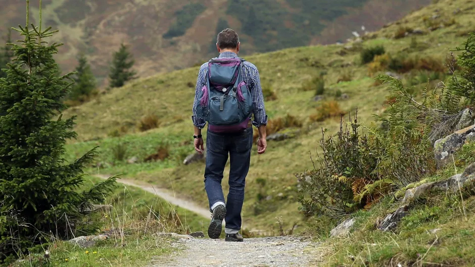 Noord-Macedonië wandelen - wandelaar in de natuur.