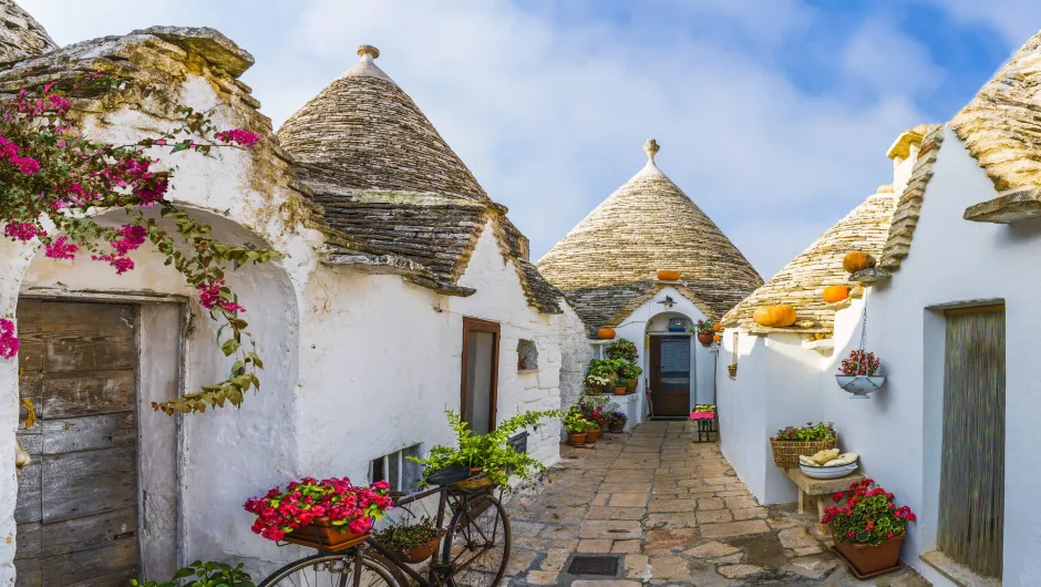 Witte huisjes in Alberobello, Puglia.