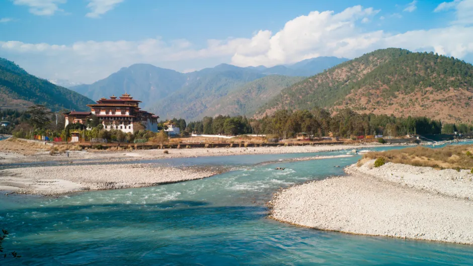 Bergen en water in Punakha.