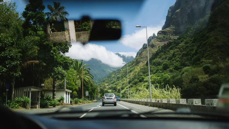 Madeira met huurauto - rondrijden door de bergen van Madeira. 