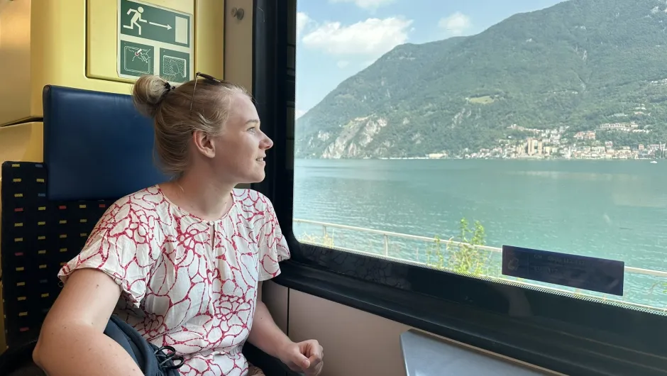 Nynke Hoogma in de trein