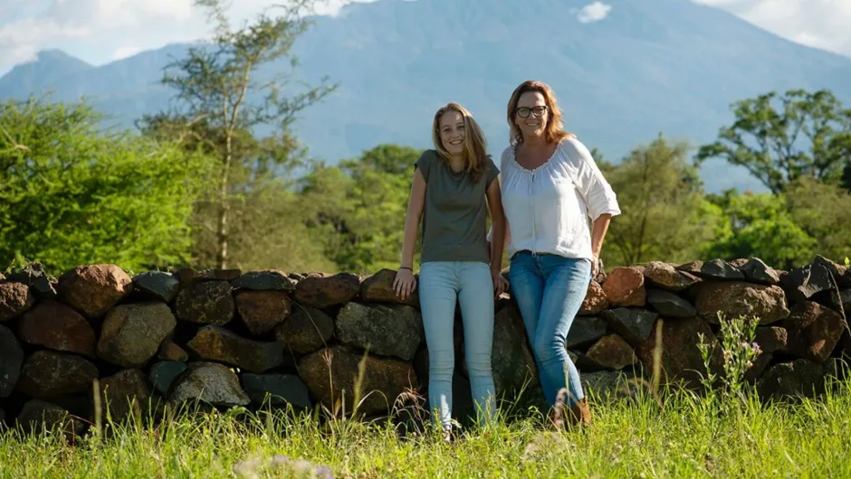De reisexpert van Tanzania, Astrid en haar dochter. 