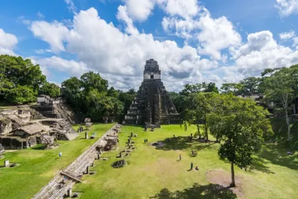 Guatemala hoogtepunten tempel Tikal