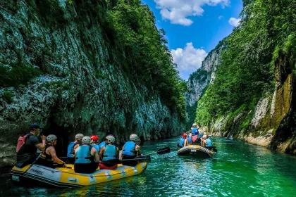 Rafting door een kloof