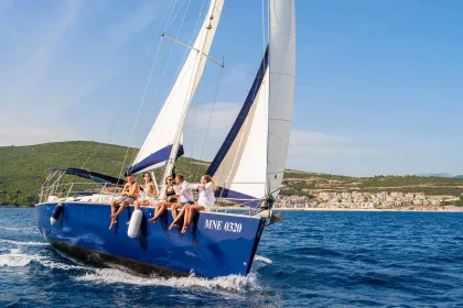 Zeilboot met gezin