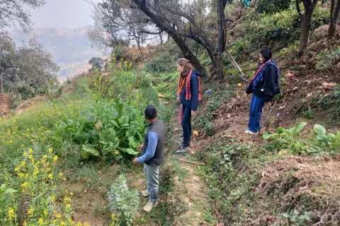 Esmée bij het Green Intelligence-project in Nepal.
