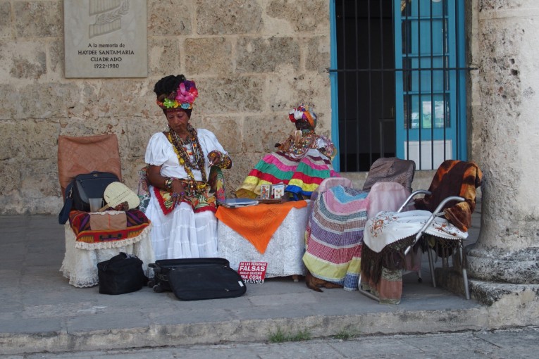 Lokale verkoopster Cuba