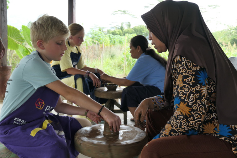 Potten bakken in Indonesië.