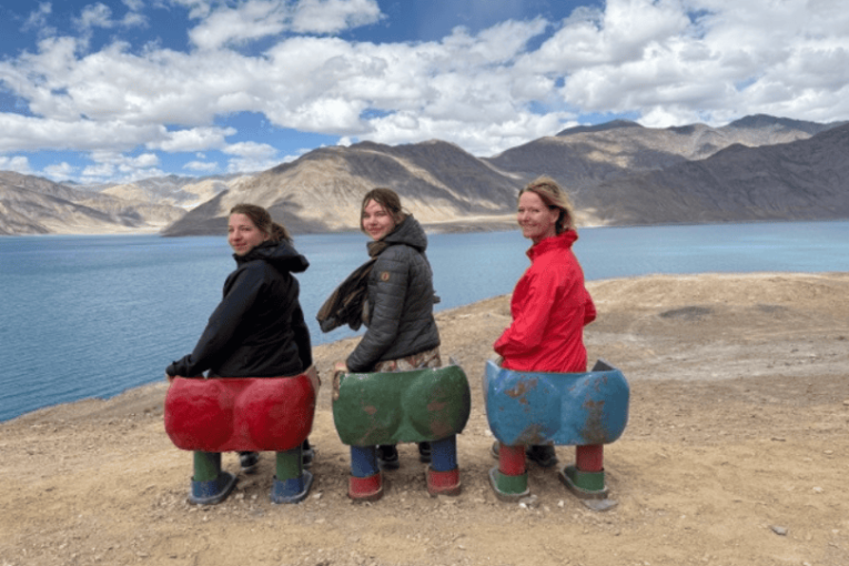 Drie vouwen in Ladakh. 