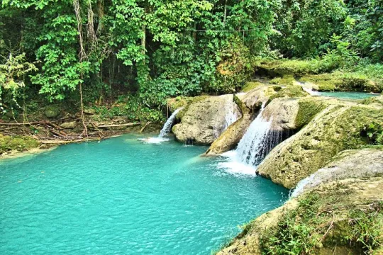 Rondreis Jamaica Blue Hole Falls