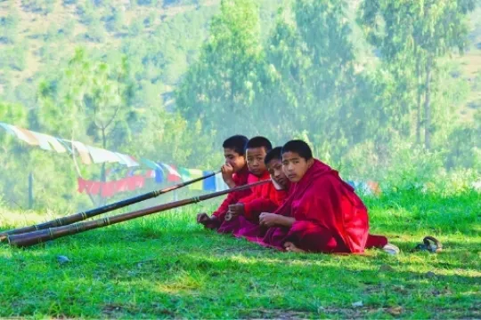 Junge Mönche in Bhutan