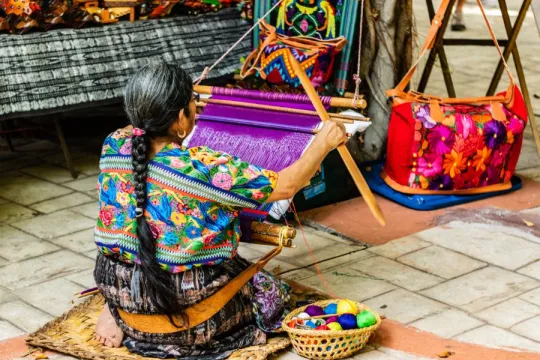 Ultieme Guatemala route vrouw weven
